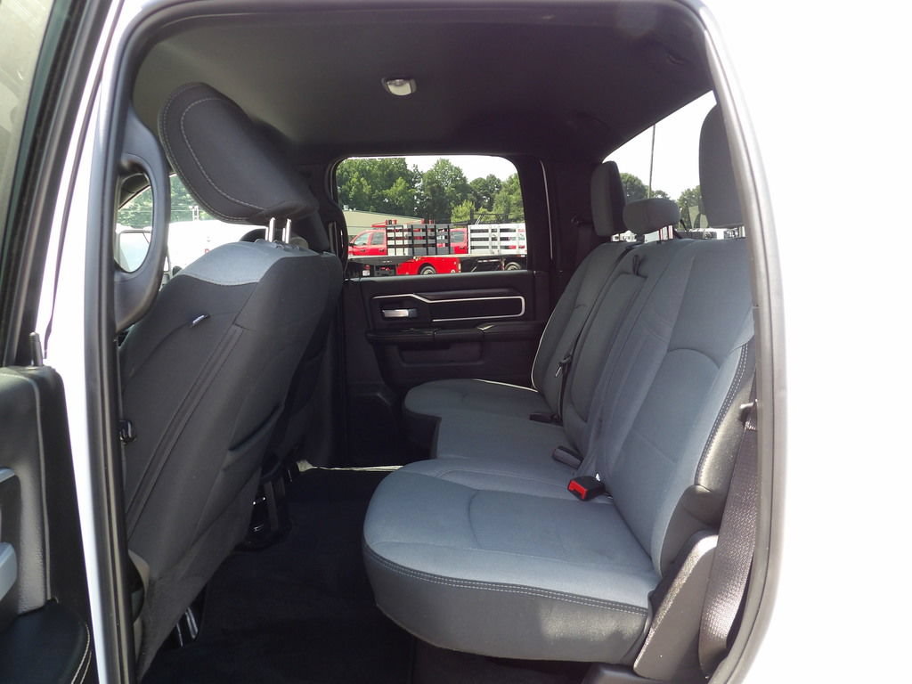 Used 2024 RAM 2500 Big Horn AWD/4WD image 33