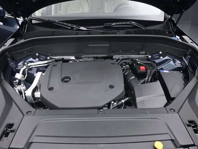 Used 2025 Volvo XC90 B6 Plus w/ Protection Package Premier image 33