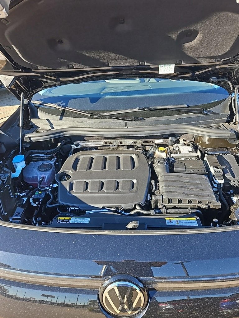 New 2025 Volkswagen Tiguan SE image 10