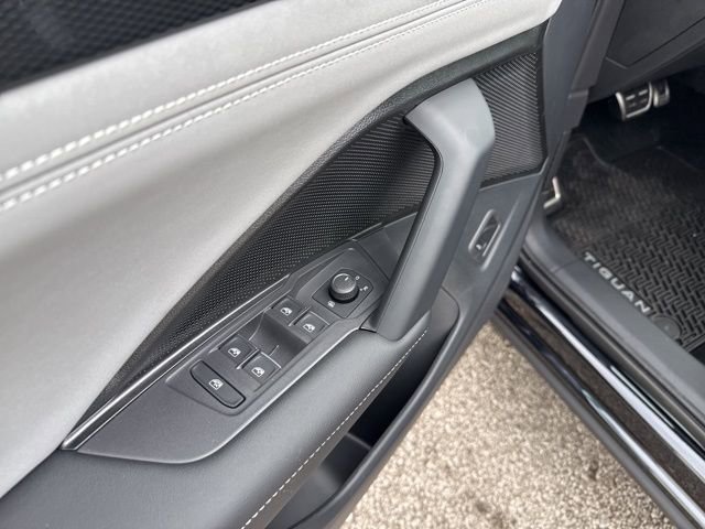 New 2026 Volkswagen Tiguan SE R-Line image 25