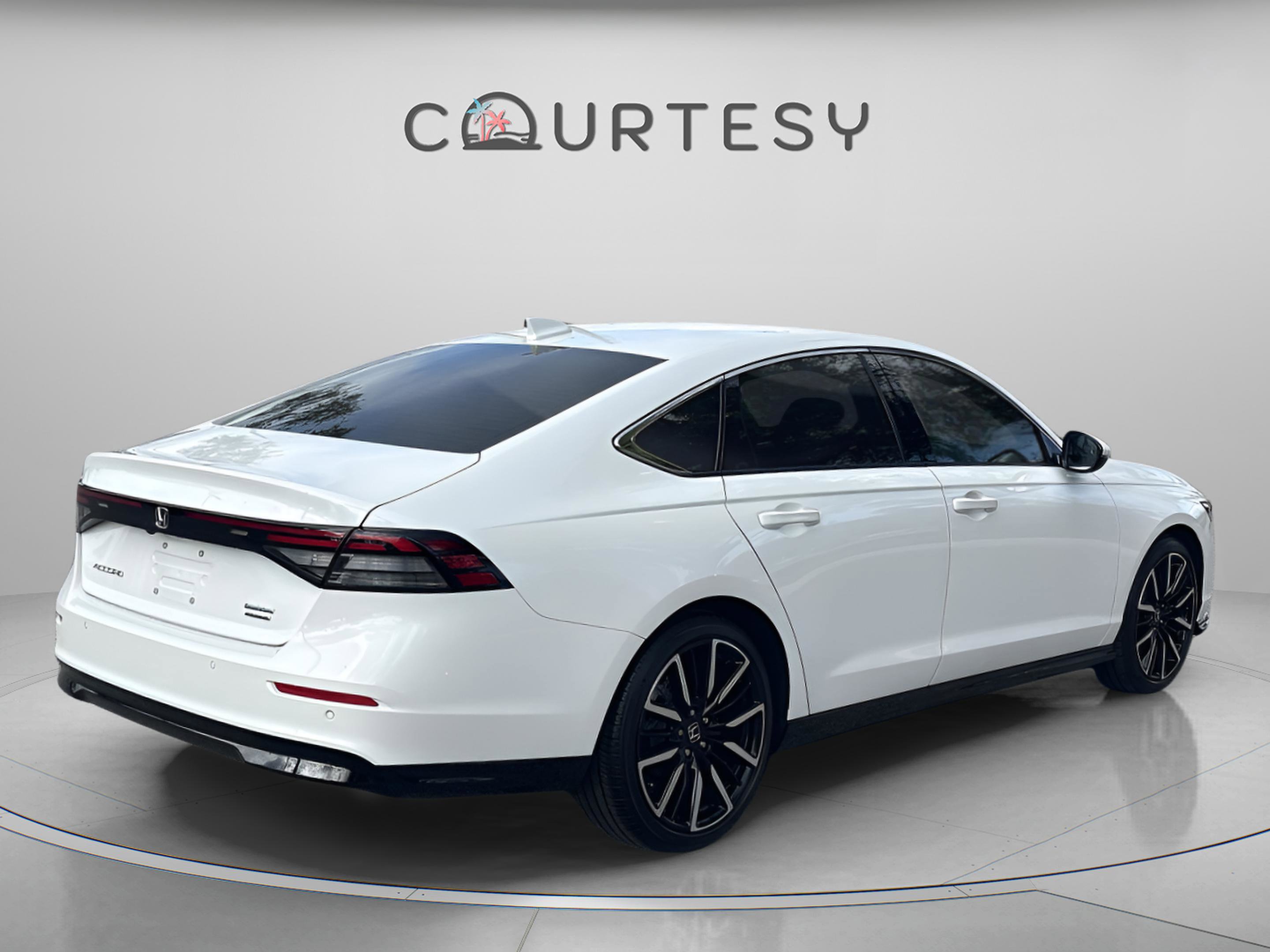 Used 2024 Honda Accord Touring image 7