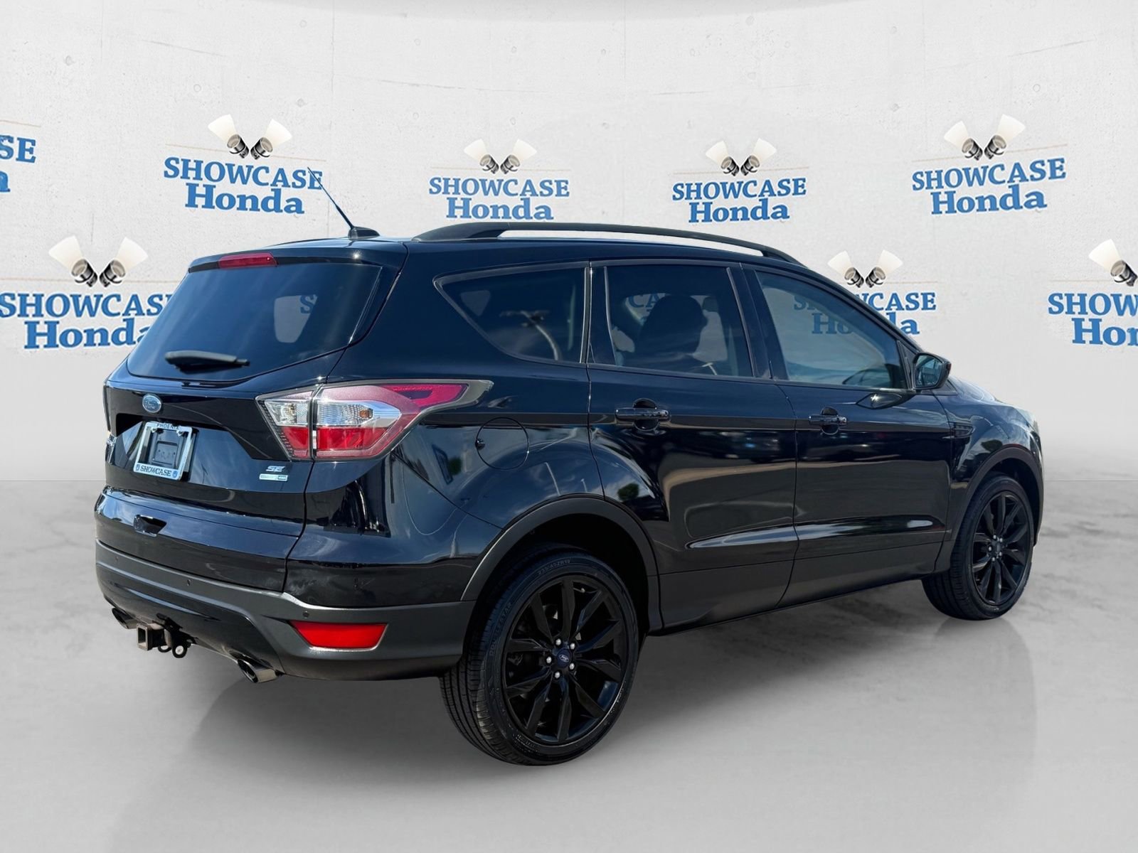 Used 2017 Ford Escape SE w/ Equipment Group 201A image 8