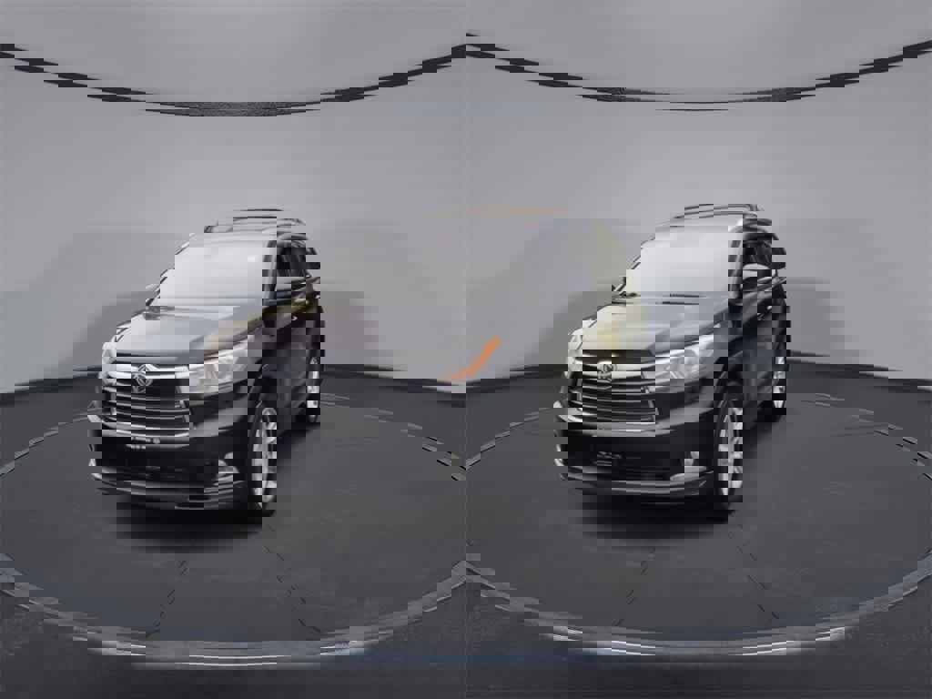 Used 2016 Toyota Highlander Limited Platinum image 3