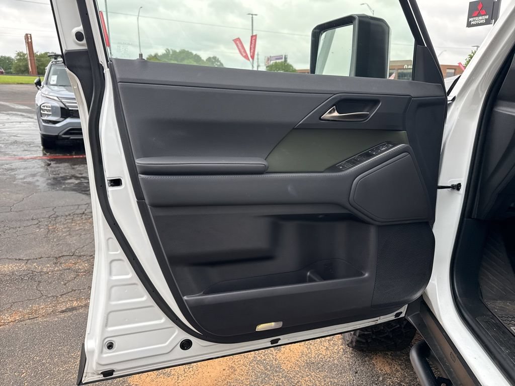 Used 2025 Lexus GX 550 AWD/4WD image 12