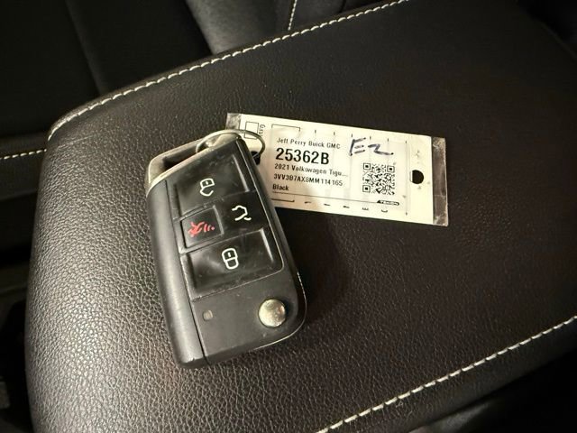 Used 2021 Volkswagen Tiguan SE image 4