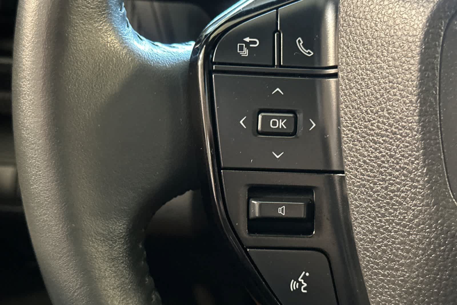 Used 2024 Toyota bZ4X AWD w/ Weather Package image 31