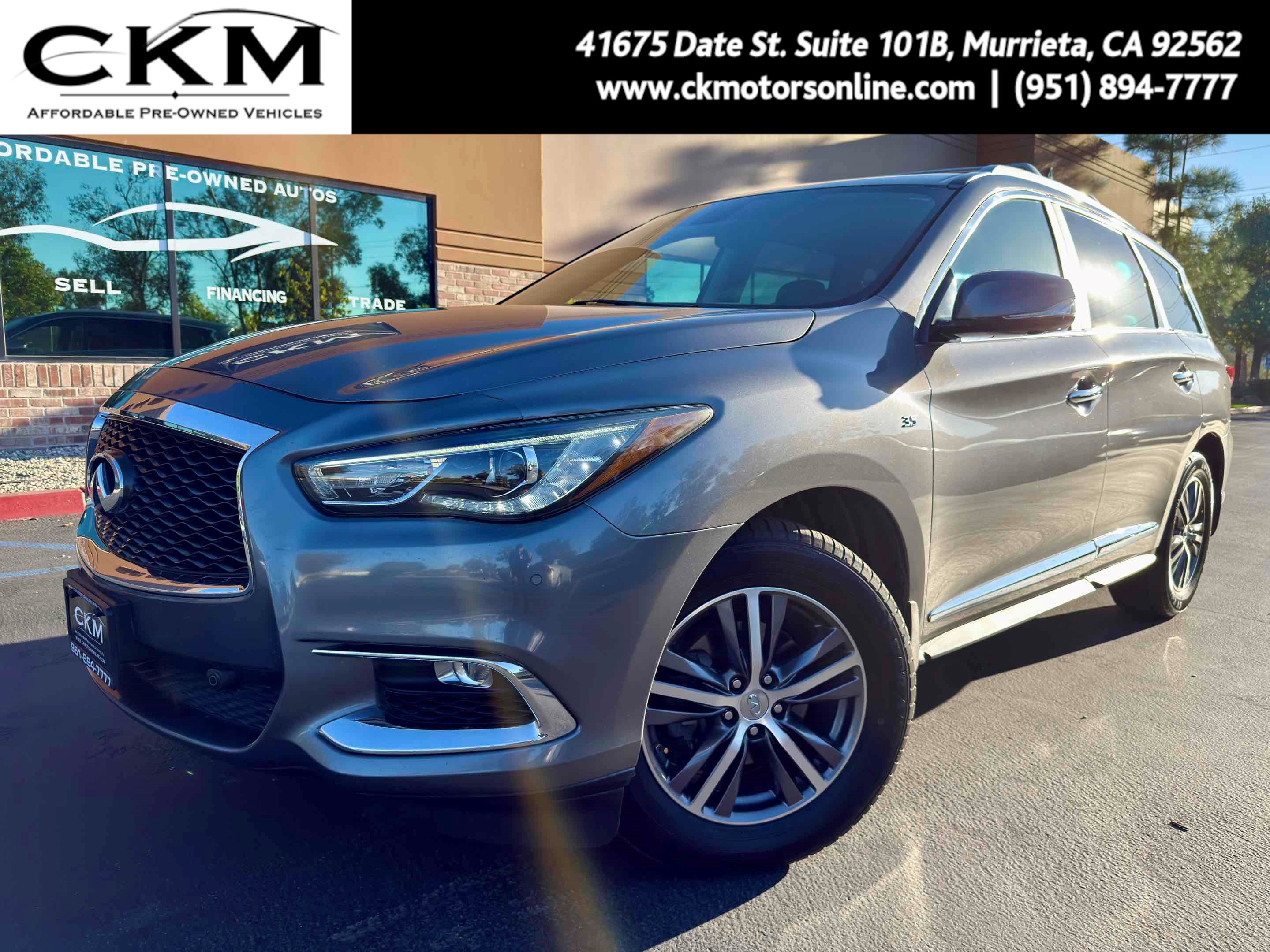 Used 2017 INFINITI QX60 FWD w/ Premium Plus Package