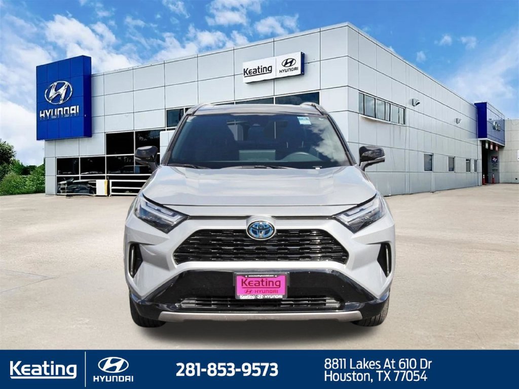Used 2024 Toyota RAV4 XSE AWD/4WD image 2