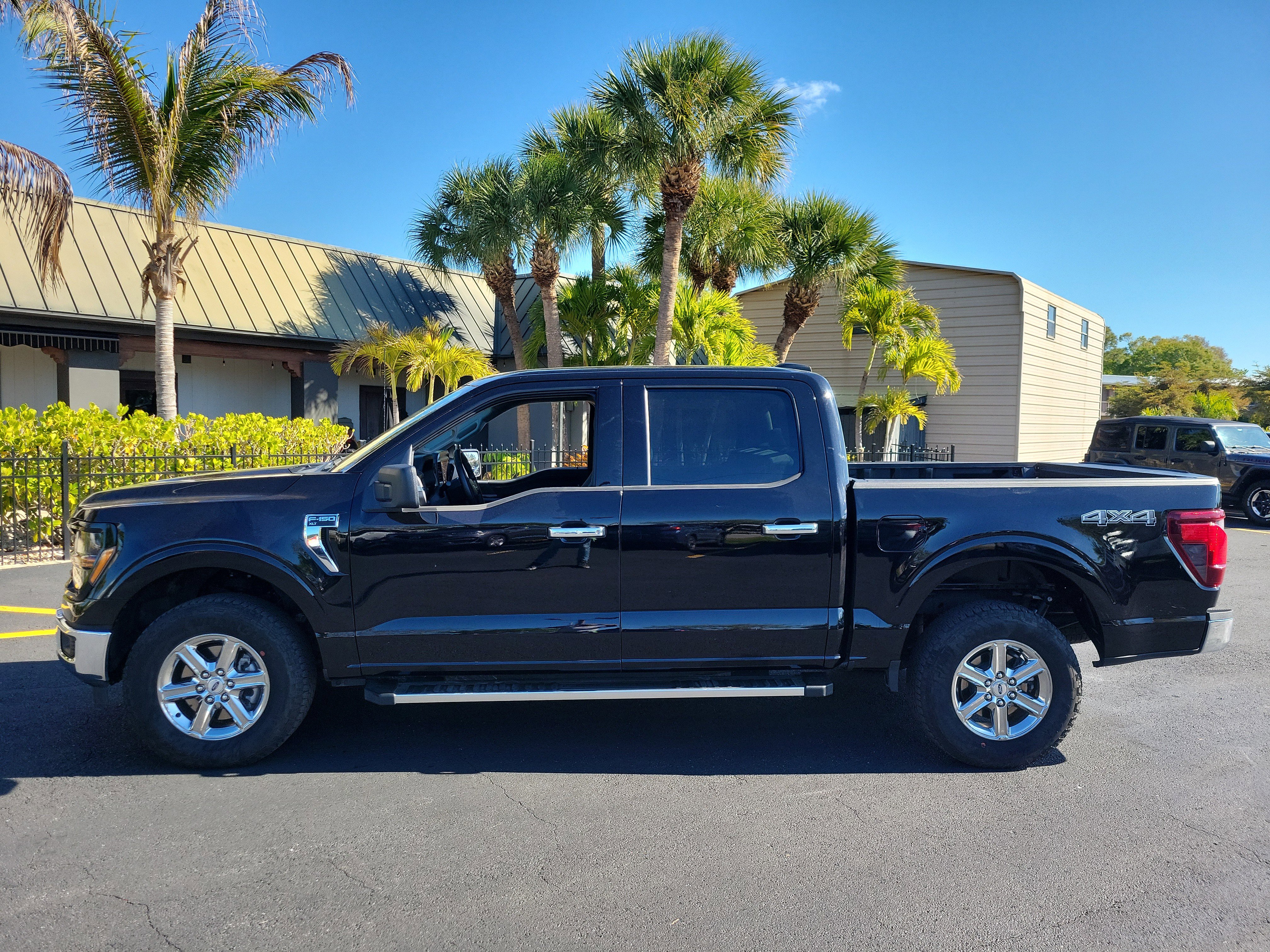 Used 2025 Ford F150 XLT w/ Equipment Group 301A Standard image 9
