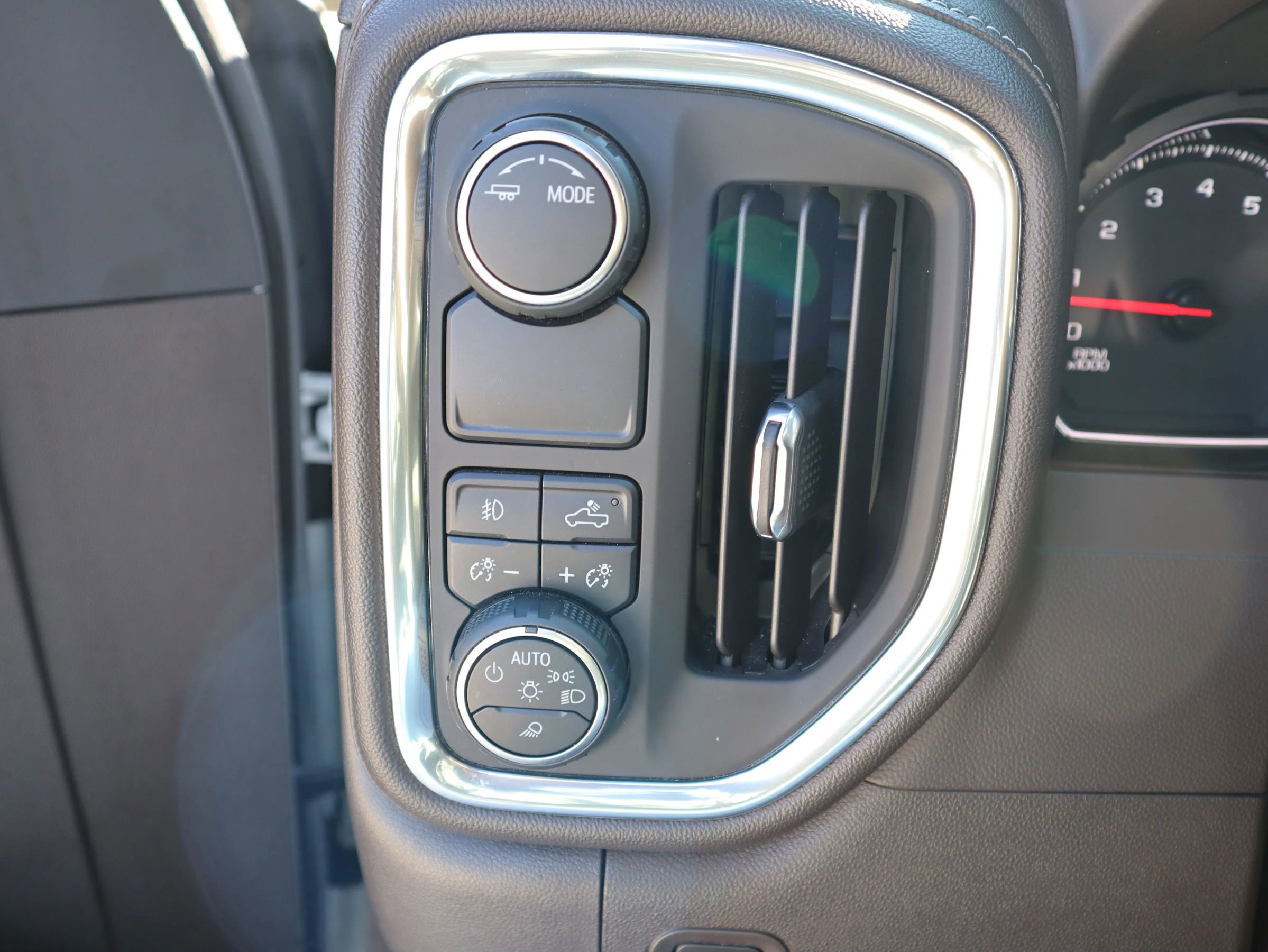 Used 2021 Chevrolet Silverado 2500 LTZ w/ LTZ Convenience Package image 23