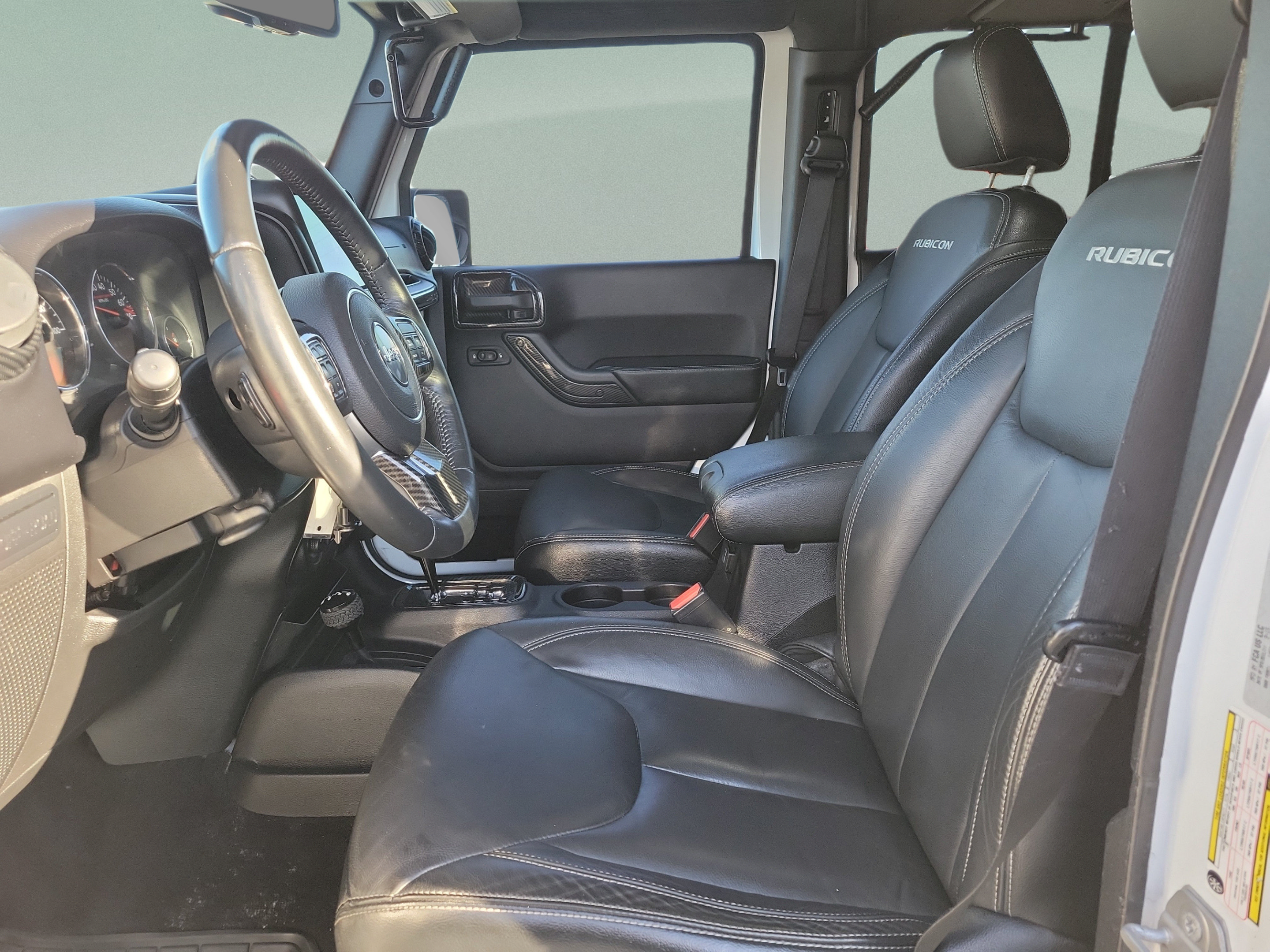 Used 2016 Jeep Wrangler Unlimited Rubicon AWD/4WD image 14
