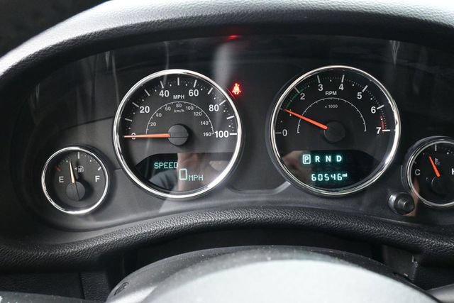 Used 2016 Jeep Wrangler Unlimited Sahara w/ Connectivity Group AWD/4WD image 9