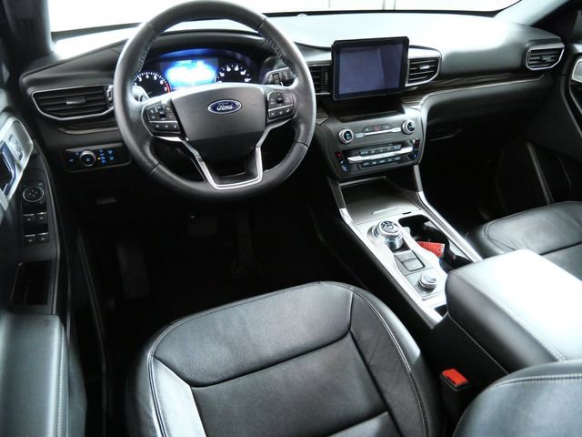 Certified 2020 Ford Explorer Limited w/ Class III Trailer Tow Package image 4