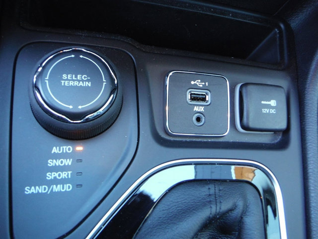 Certified 2022 Jeep Cherokee Limited AWD/4WD image 26