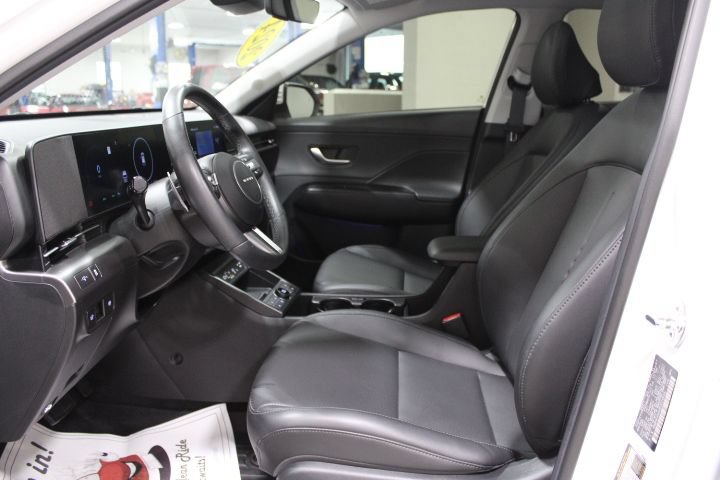 Used 2024 Hyundai Kona Limited FWD image 19
