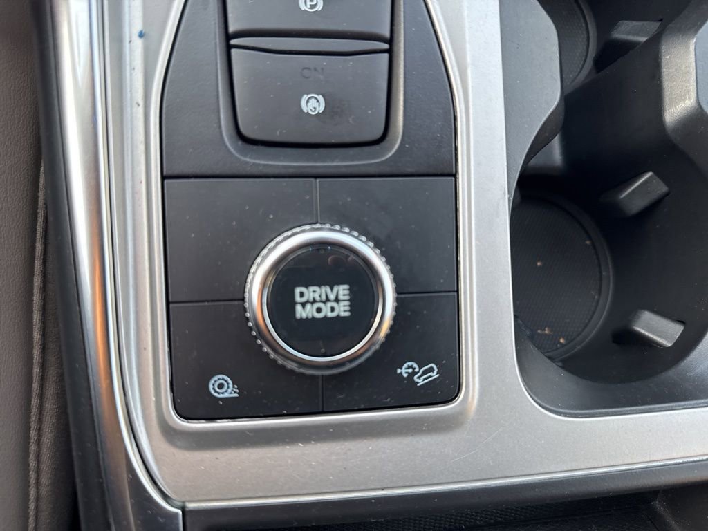 Used 2022 Ford Explorer XLT w/ Equipment Group 202A image 21