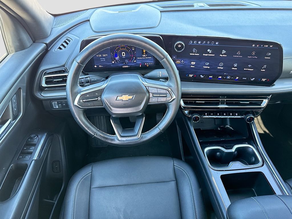 Used 2025 Chevrolet Traverse LT w/ Sun and Wheel Package image 21