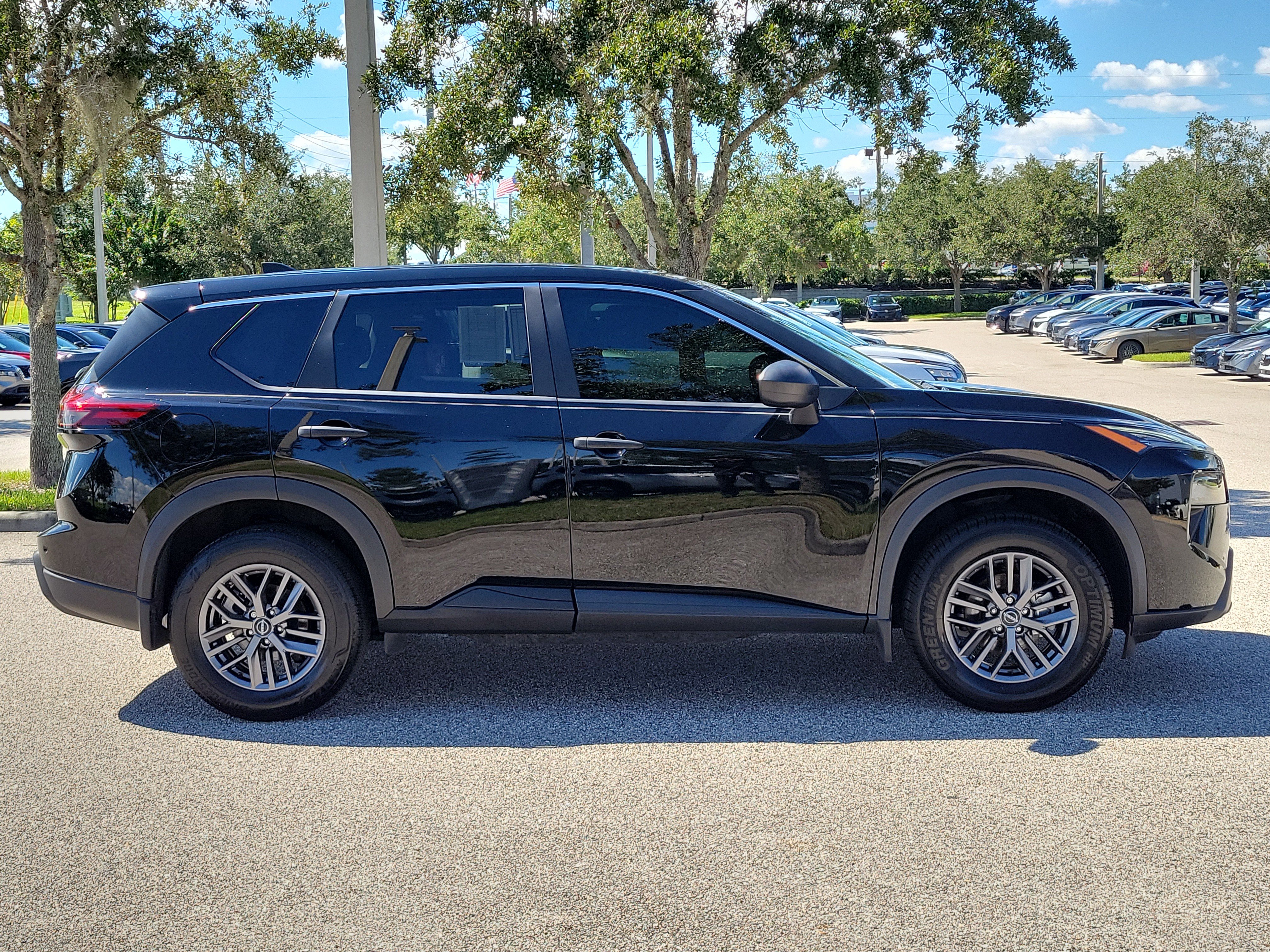Certified 2024 Nissan Rogue S FWD image 4