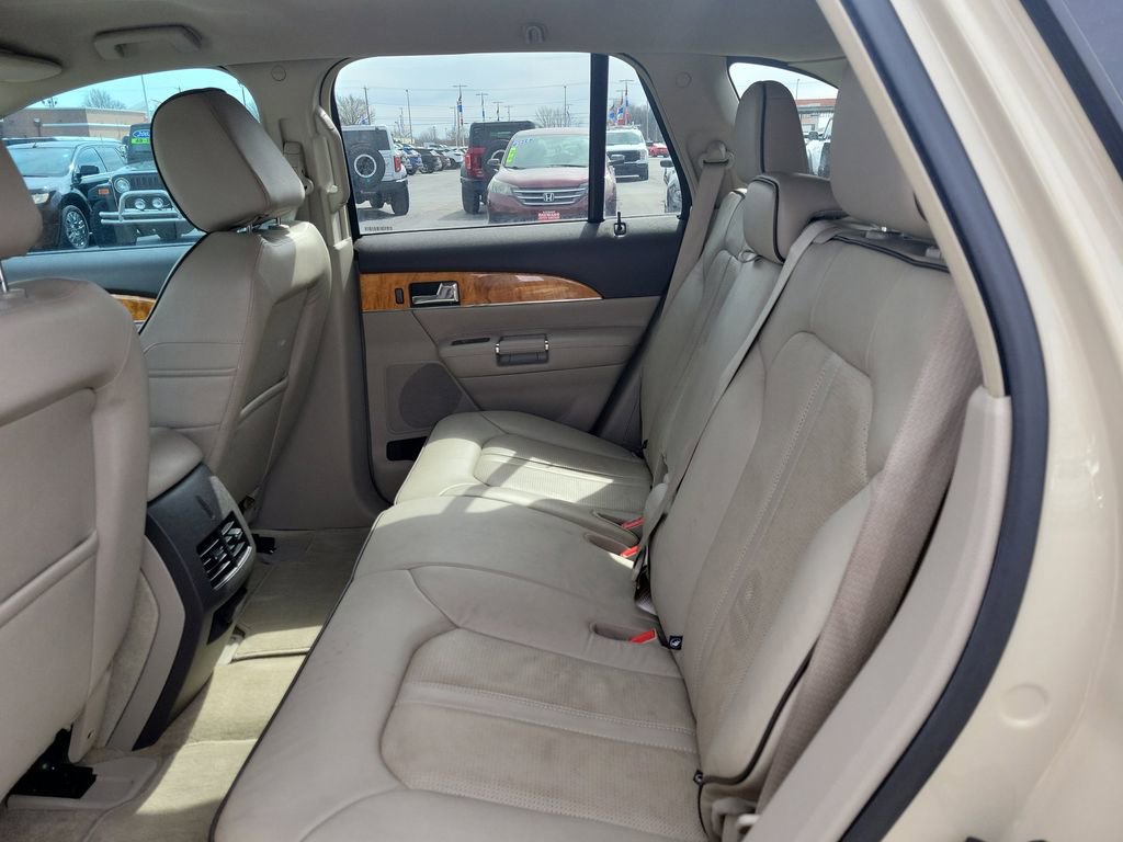 Used 2015 Lincoln MKX AWD w/ Equipment Group 101A image 15