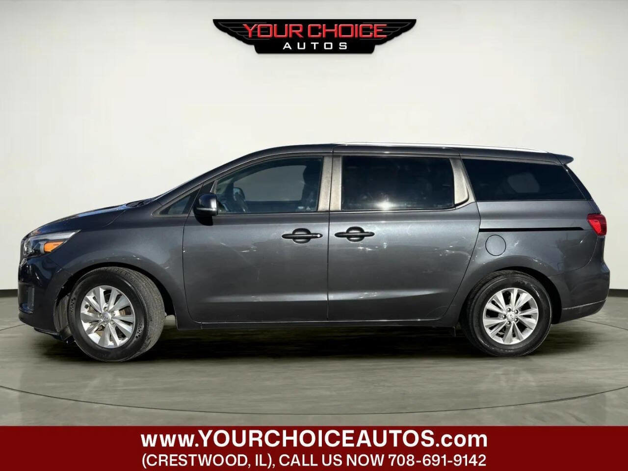 Used 2017 Kia Sedona LX w/ LX Essentials Premium Package image 2