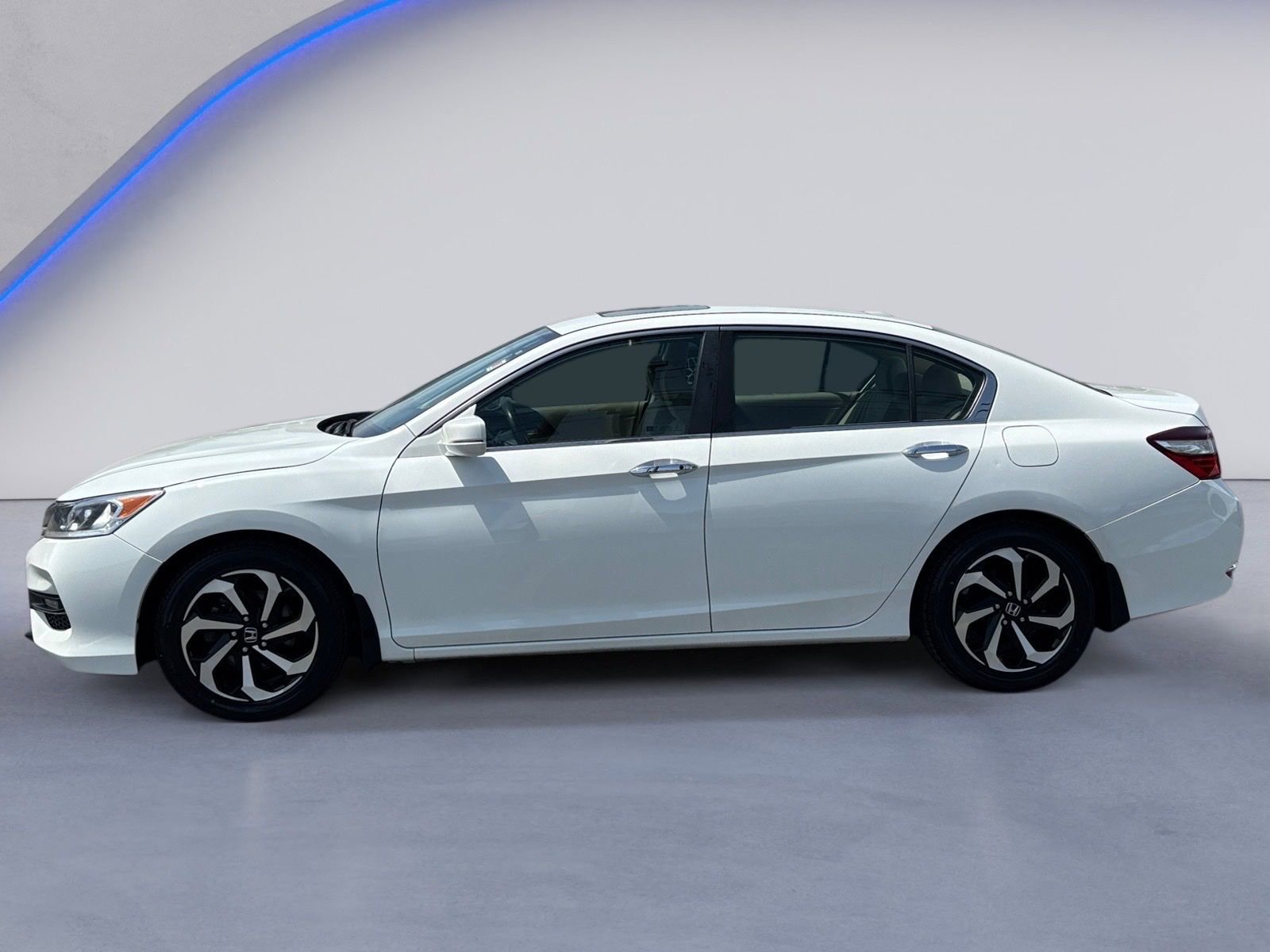 Used 2017 Honda Accord EX image 5