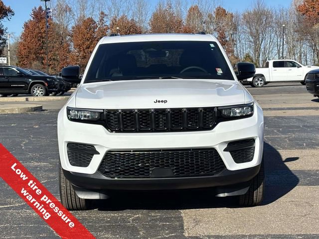 New 2025 Jeep Grand Cherokee Altitude image 34