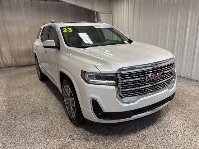 Used 2023 GMC Acadia Denali w/ Denali Ultimate Package AWD/4WD image 3