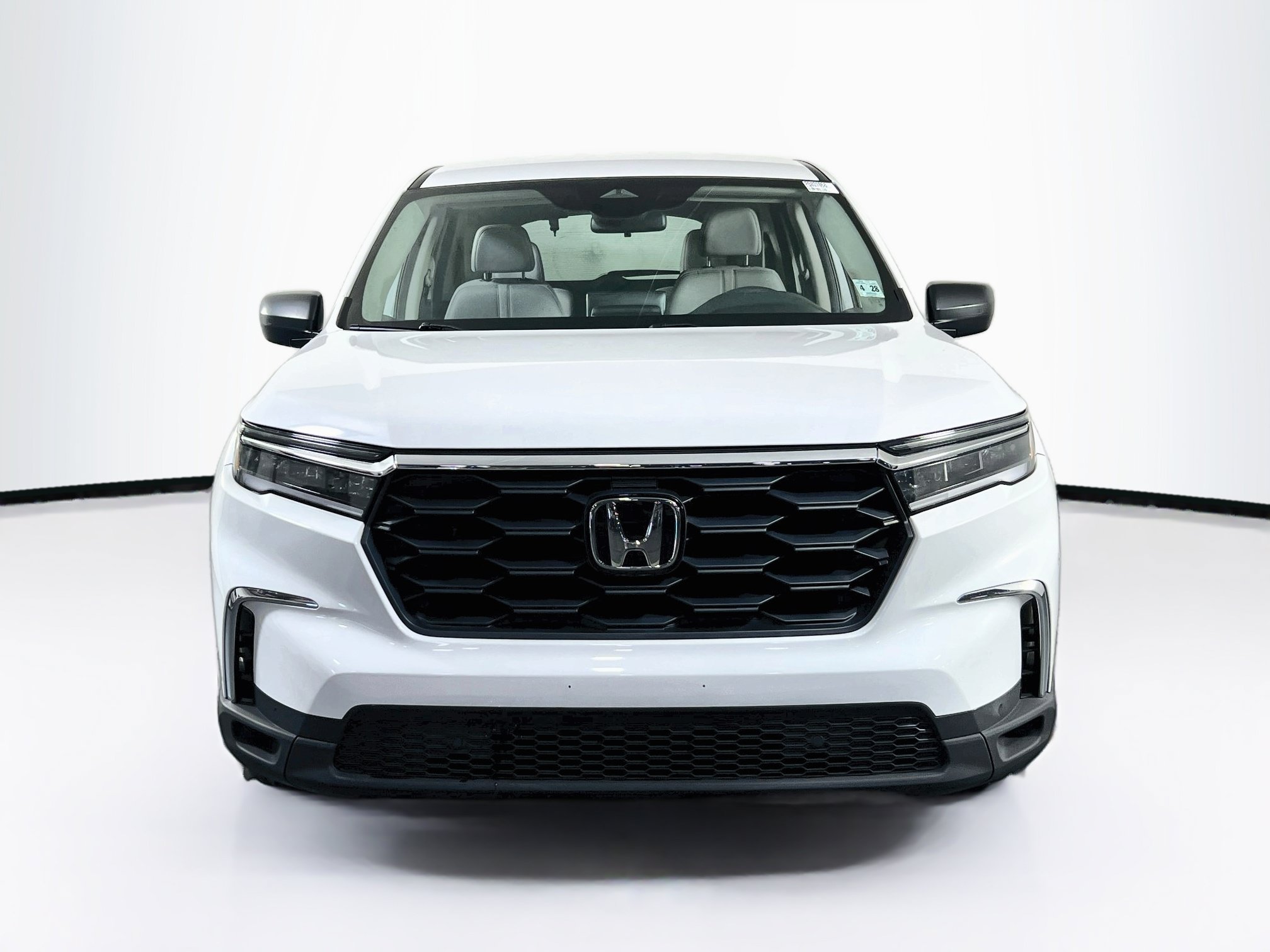 Used 2023 Honda Pilot LX image 2