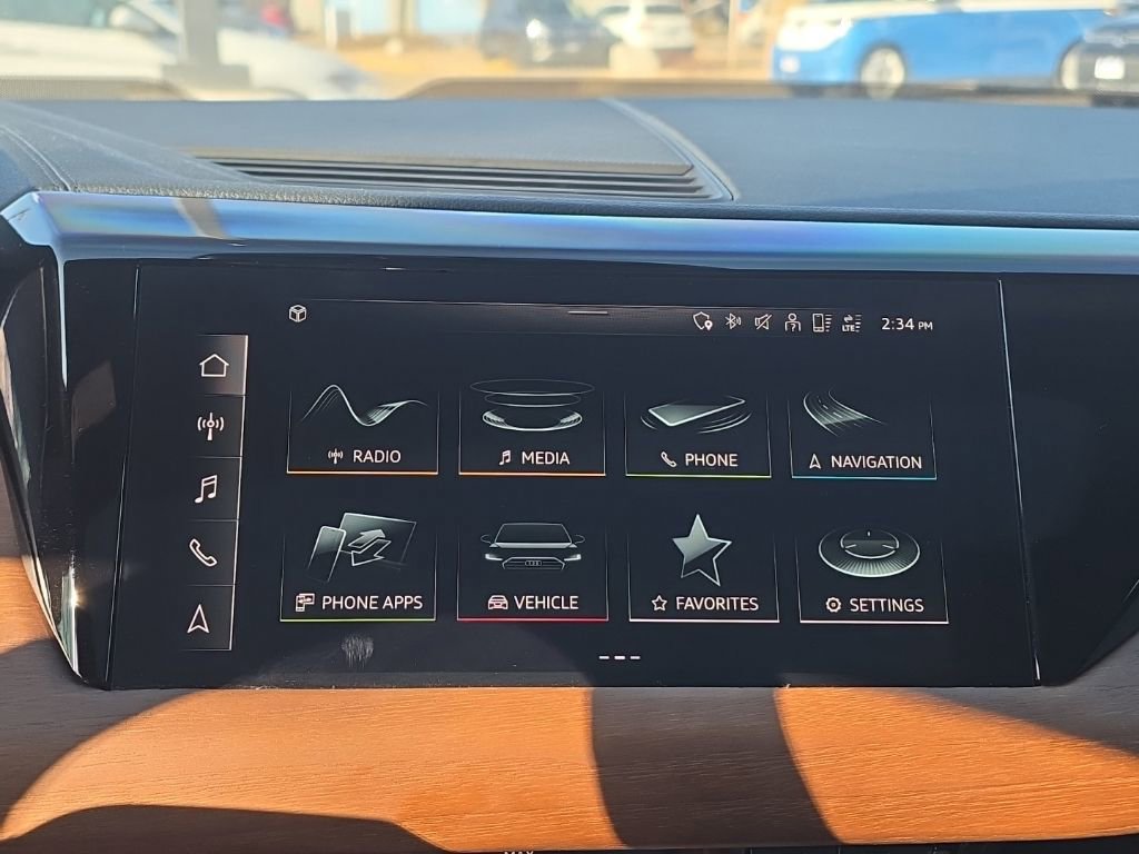 Used 2022 Audi e-tron GT Premium Plus image 16