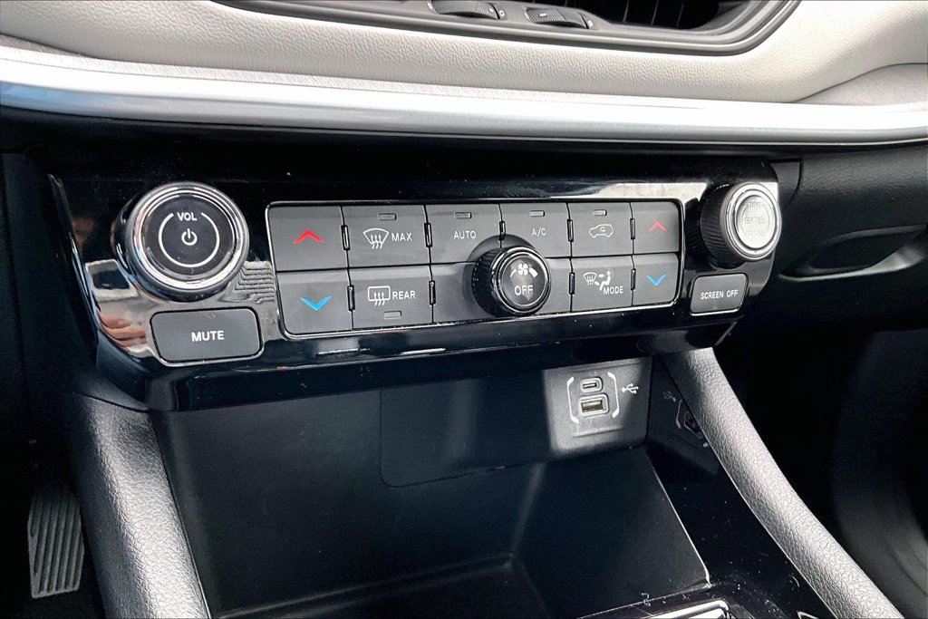 Used 2025 Jeep Compass Limited AWD/4WD image 30