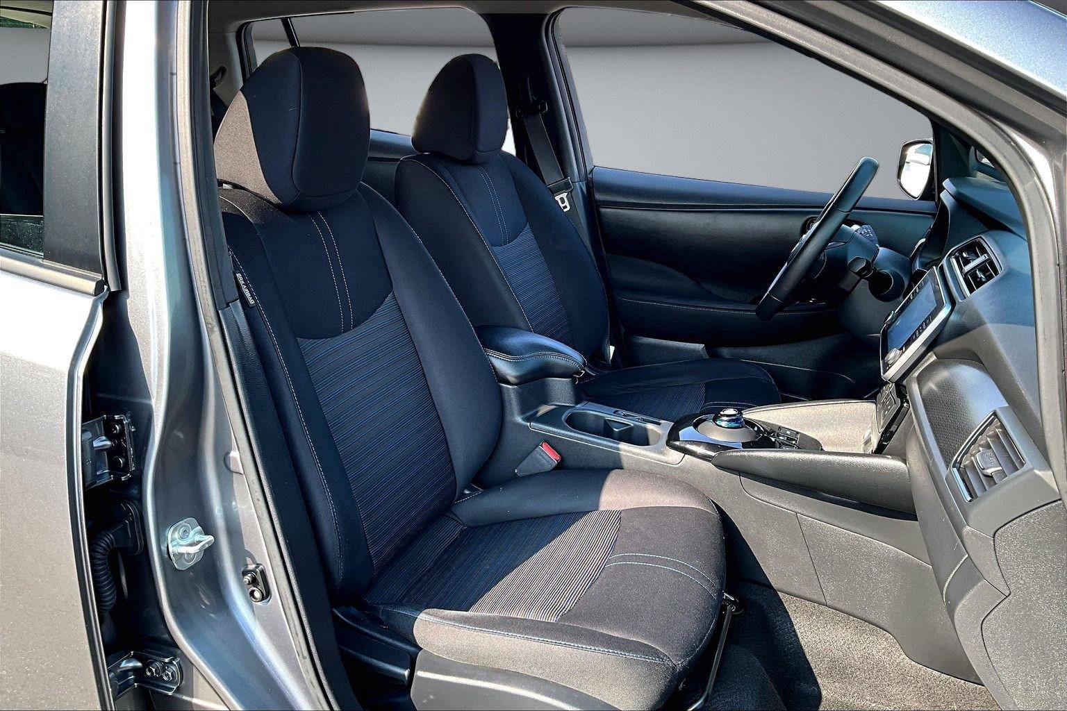 Used 2021 Nissan Leaf SV w/ SV Technology Package FWD image 28