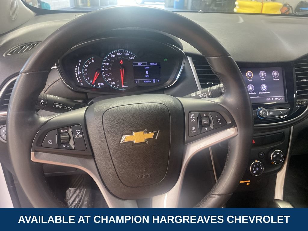 Used 2020 Chevrolet Trax LT w/ LT Convenience Package FWD image 15