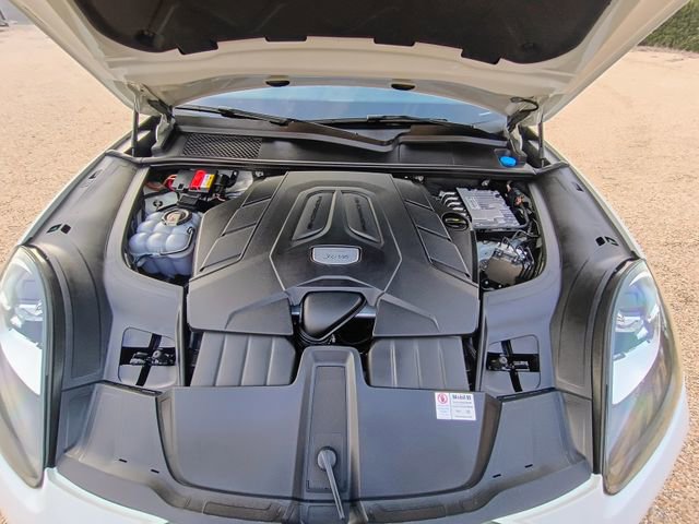 Used 2020 Porsche Cayenne image 71