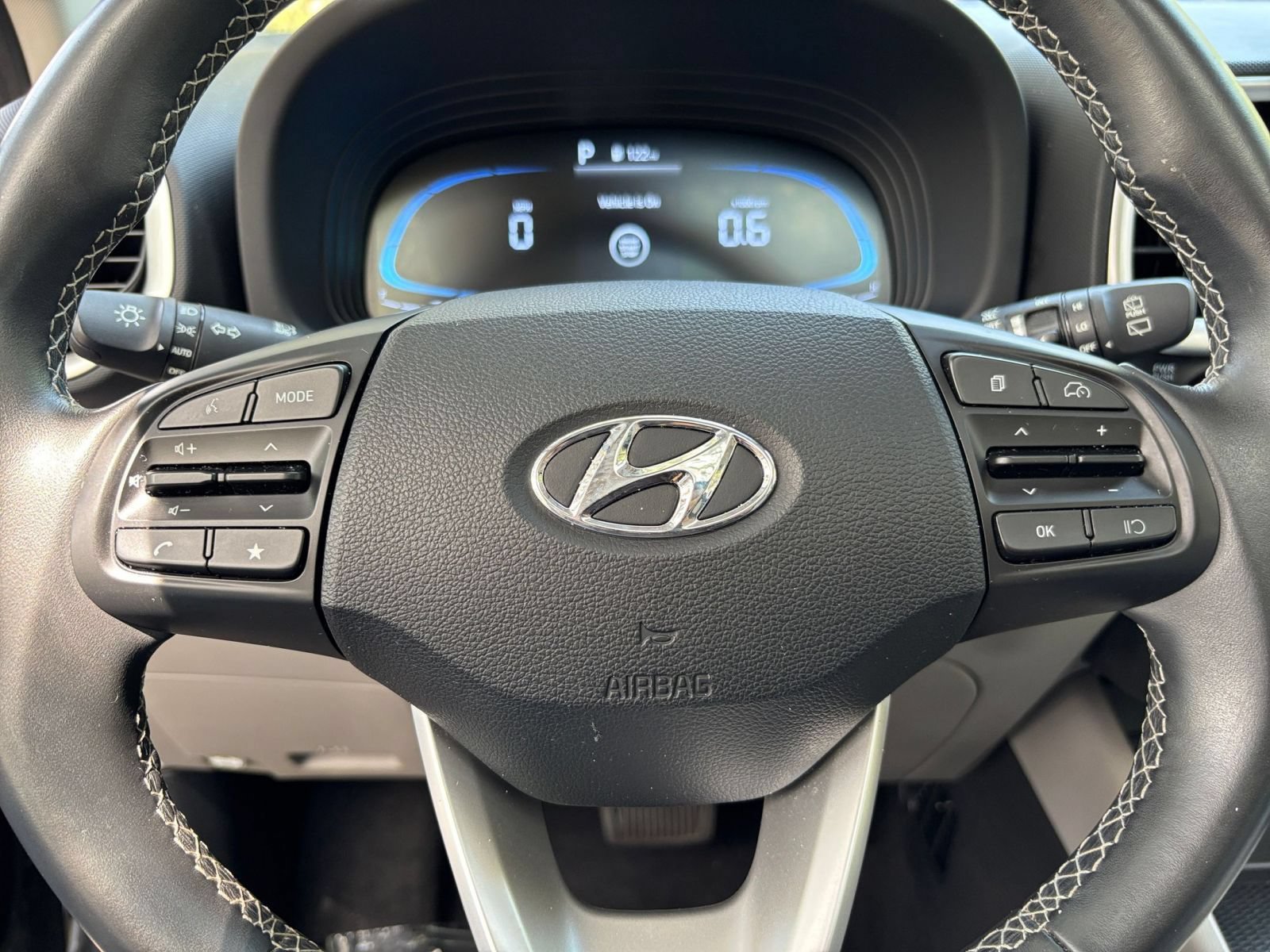 Used 2025 Hyundai Venue SEL FWD image 27