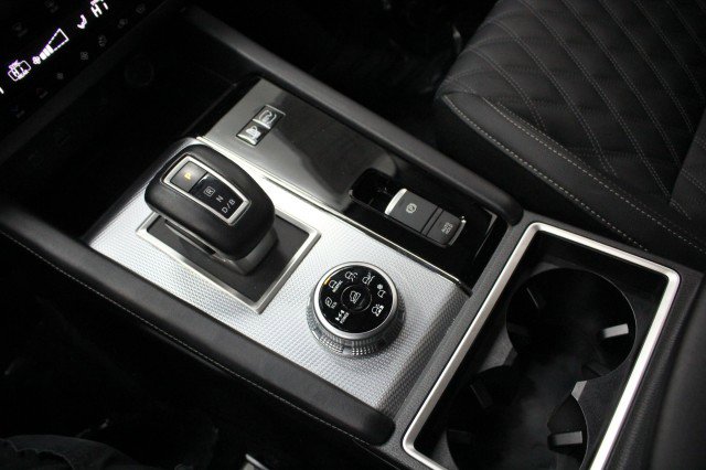 Used 2025 Mitsubishi Outlander SEL image 18