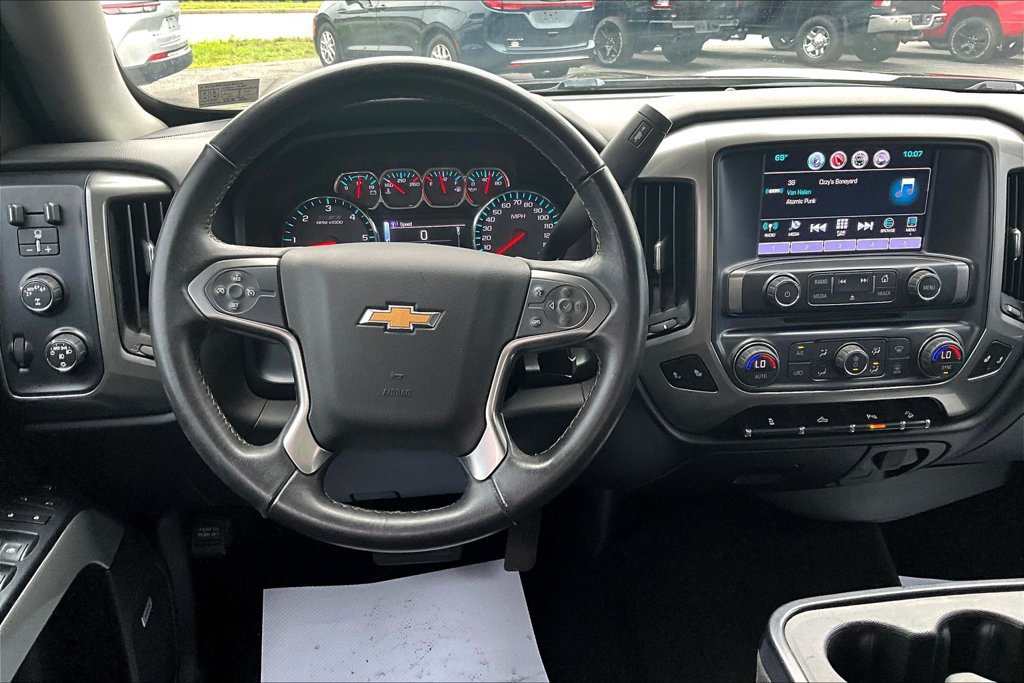 Used 2018 Chevrolet Silverado 1500 LT w/ Midnight Edition AWD/4WD image 5