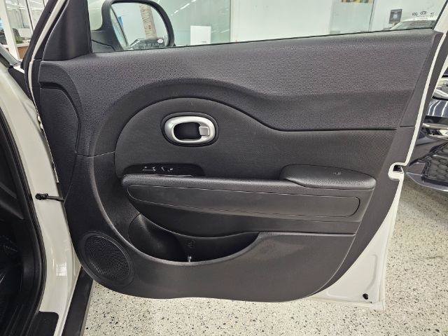 Used 2014 Kia Soul FWD image 26
