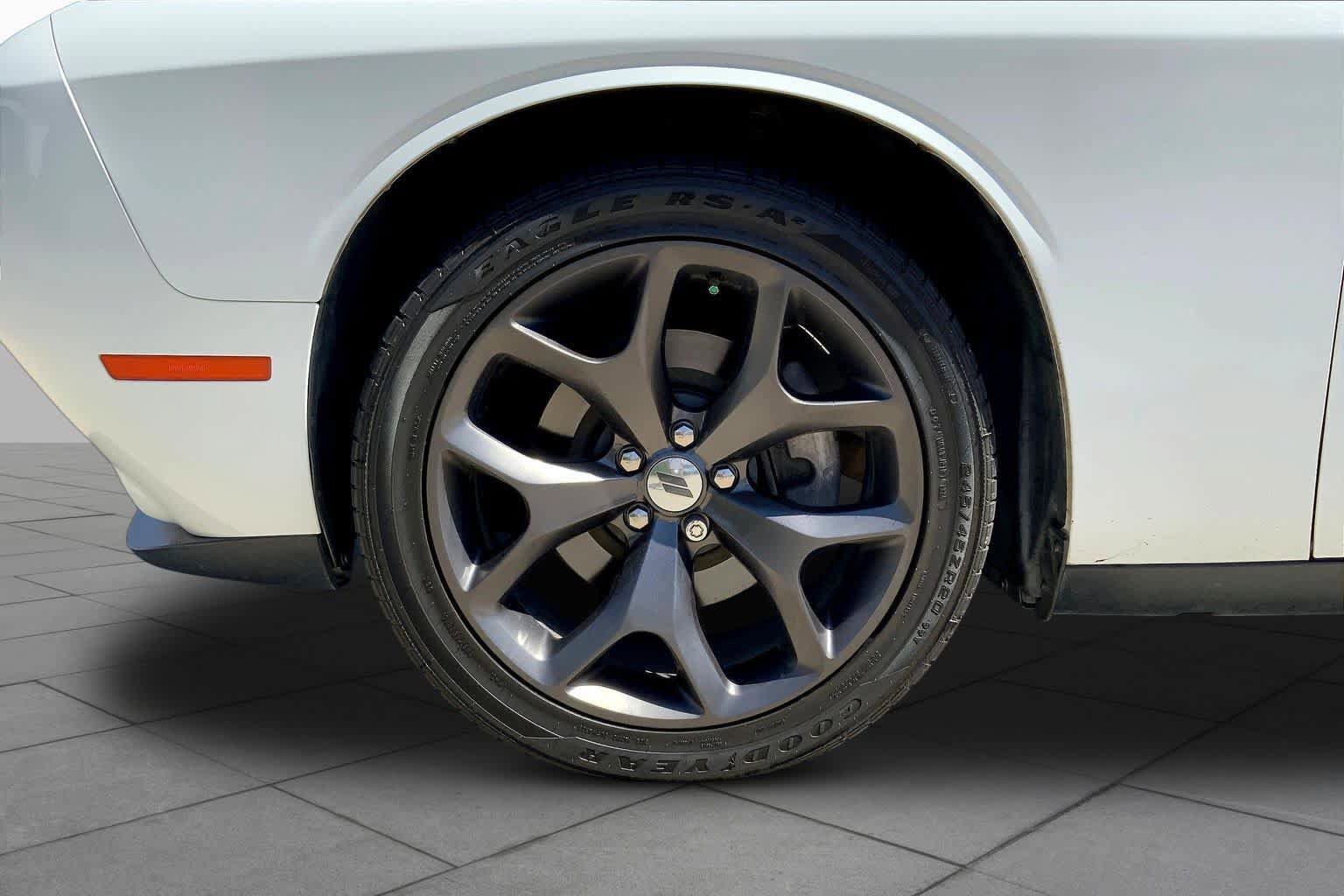 Used 2018 Dodge Challenger SXT Plus image 9