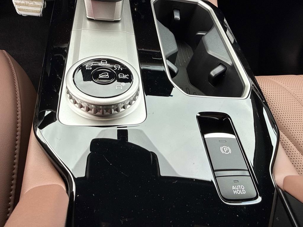 New 2026 Mitsubishi Outlander SEL image 34