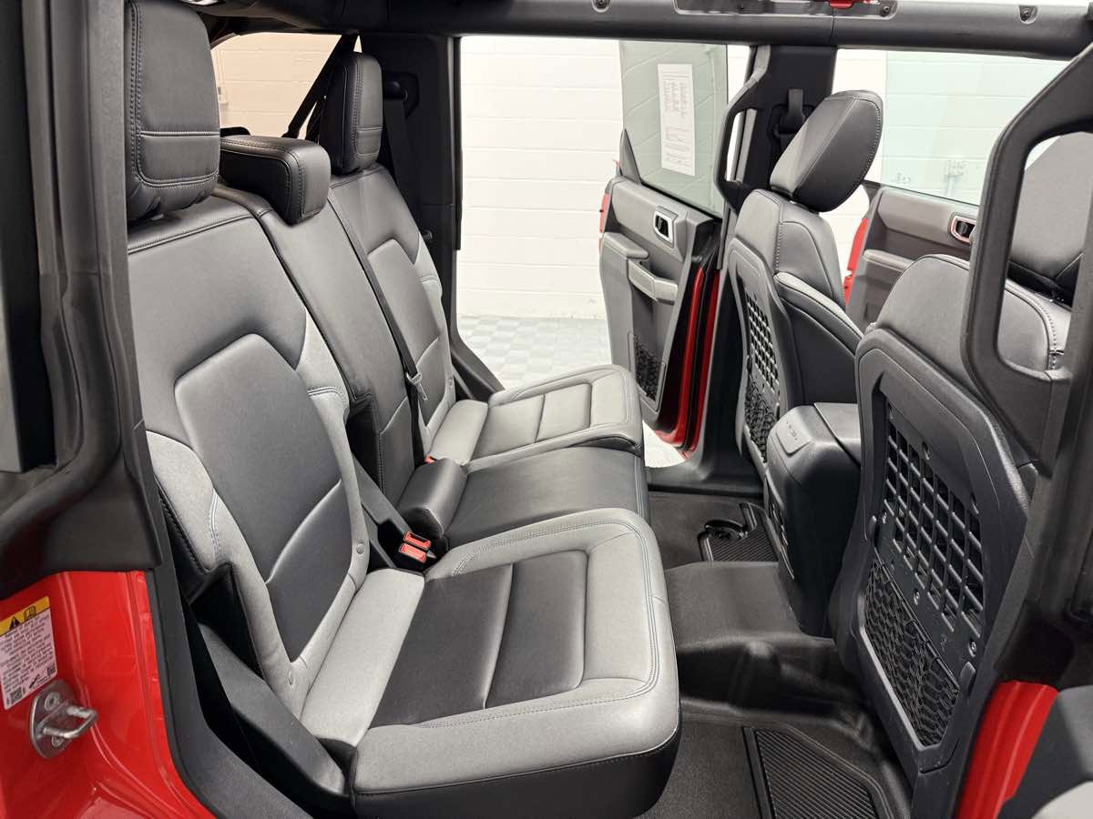 Used 2022 Ford Bronco Black Diamond image 16