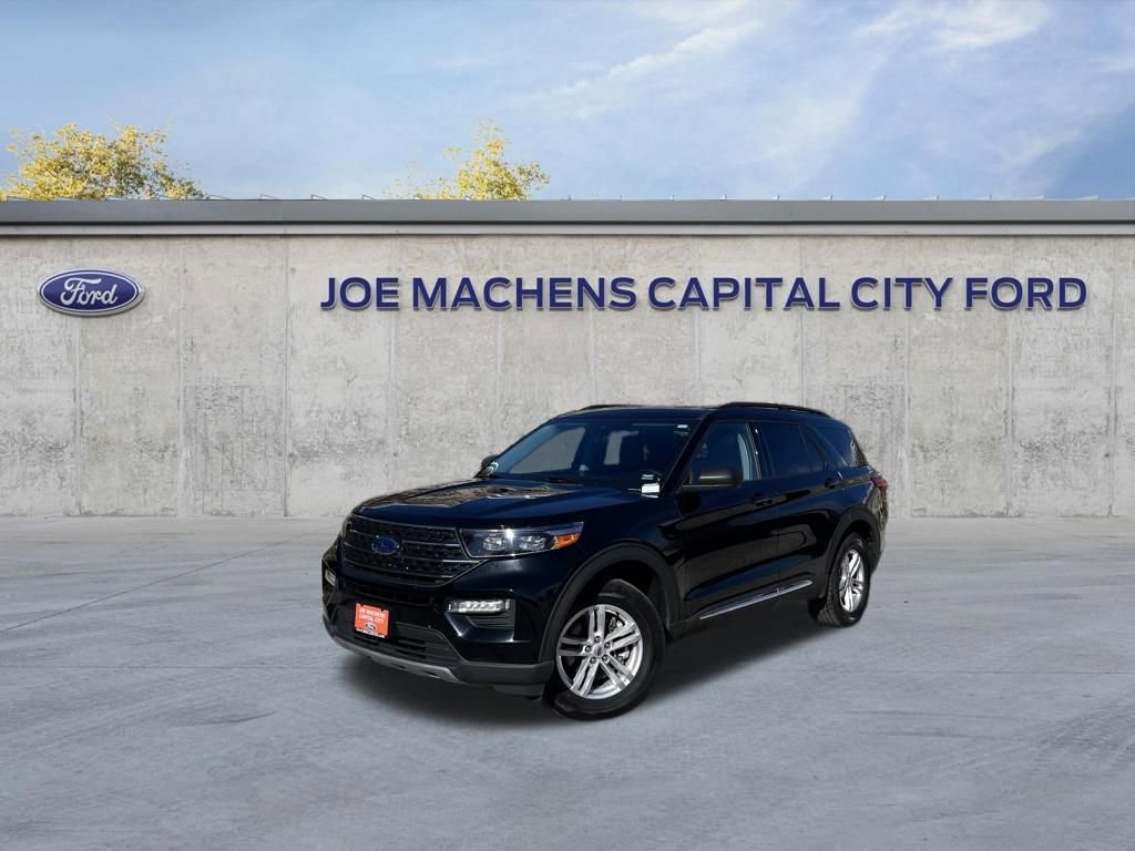 Used 2022 Ford Explorer XLT w/ Equipment Group 202A image 2