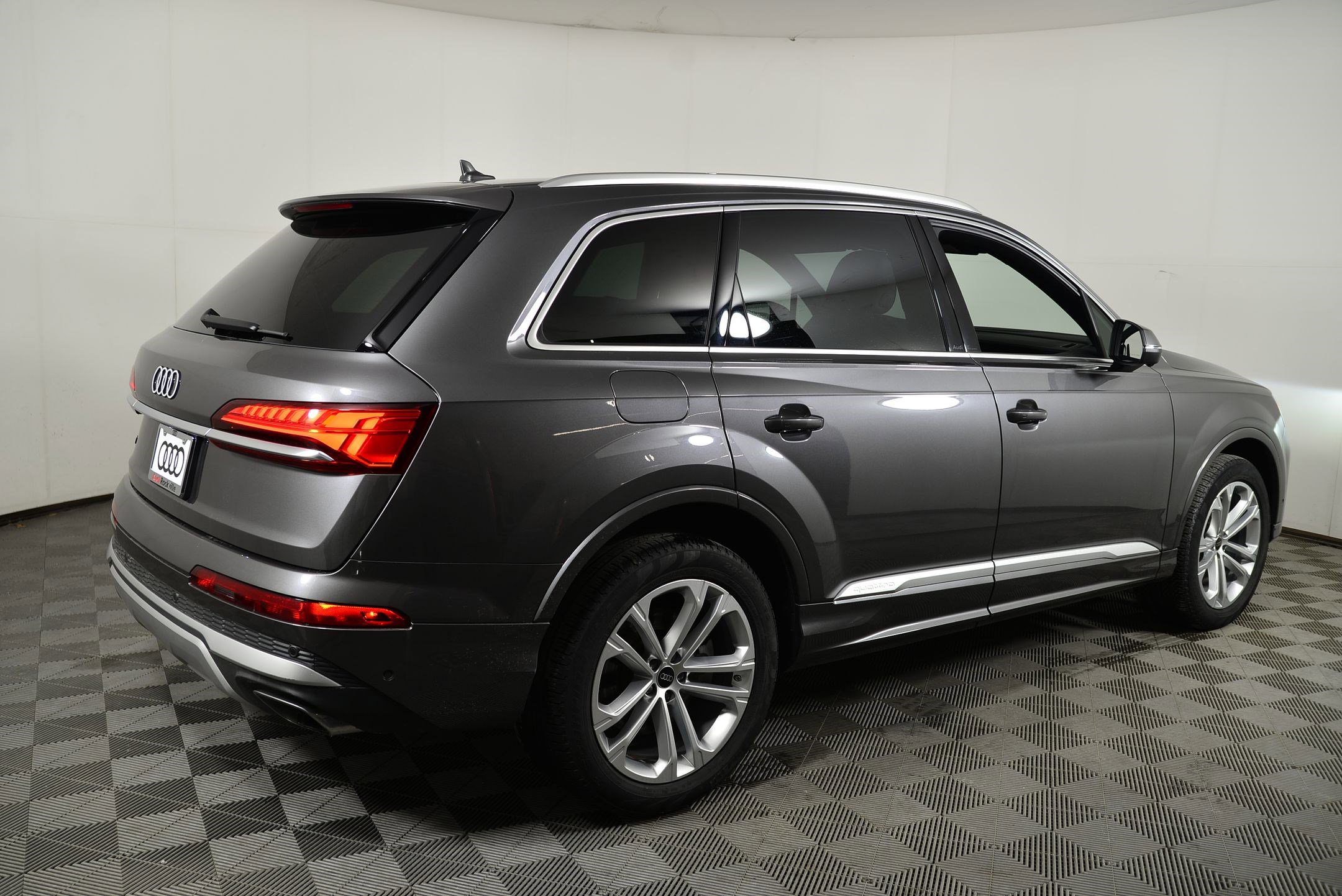 Used 2025 Audi Q7 2.0T Premium w/ Convenience Package image 9