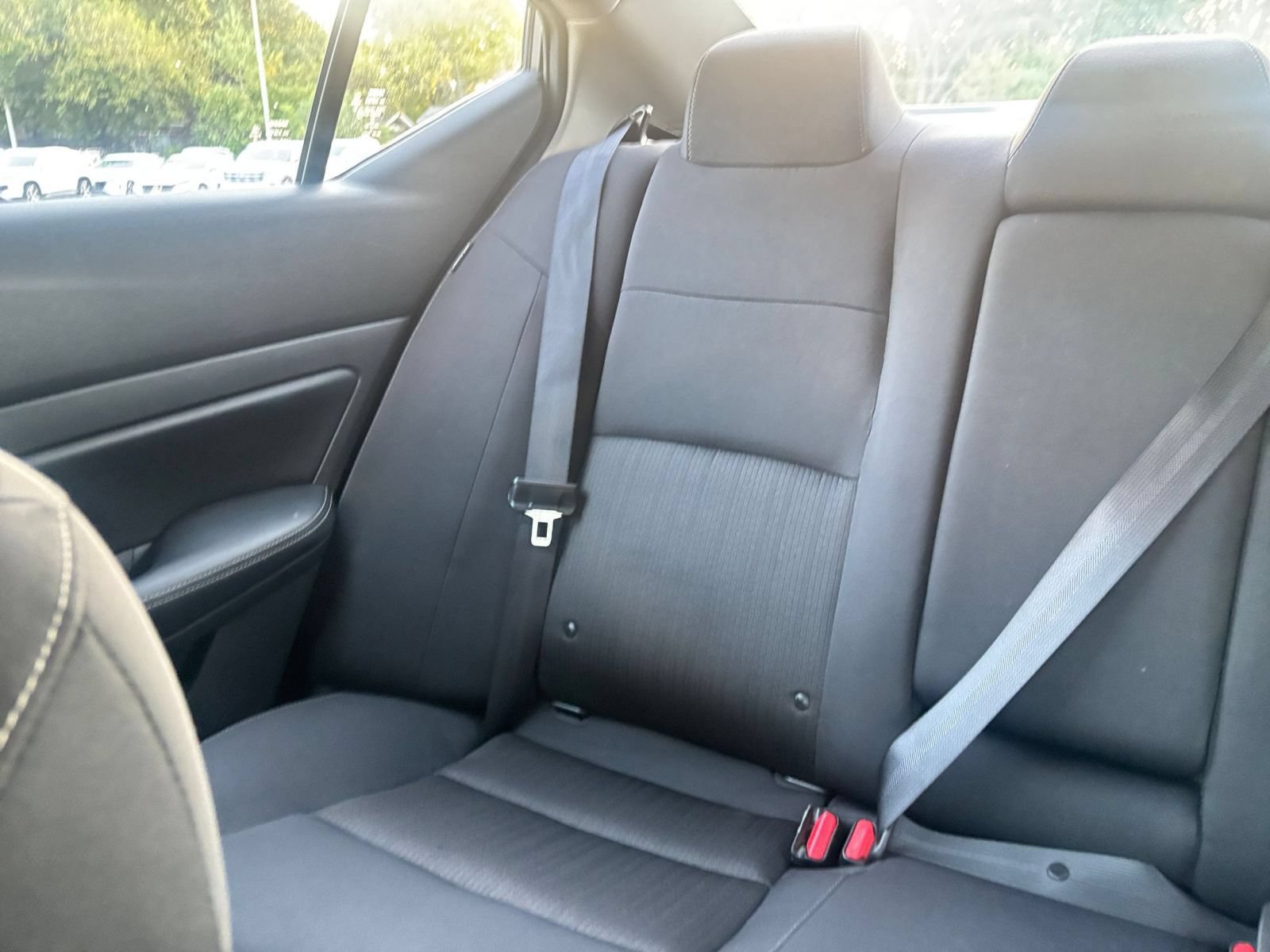 Used 2025 Nissan Altima 2.5 SV FWD image 39