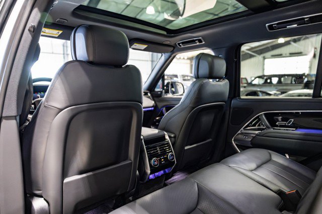 Used 2023 Land Rover Range Rover SE image 24