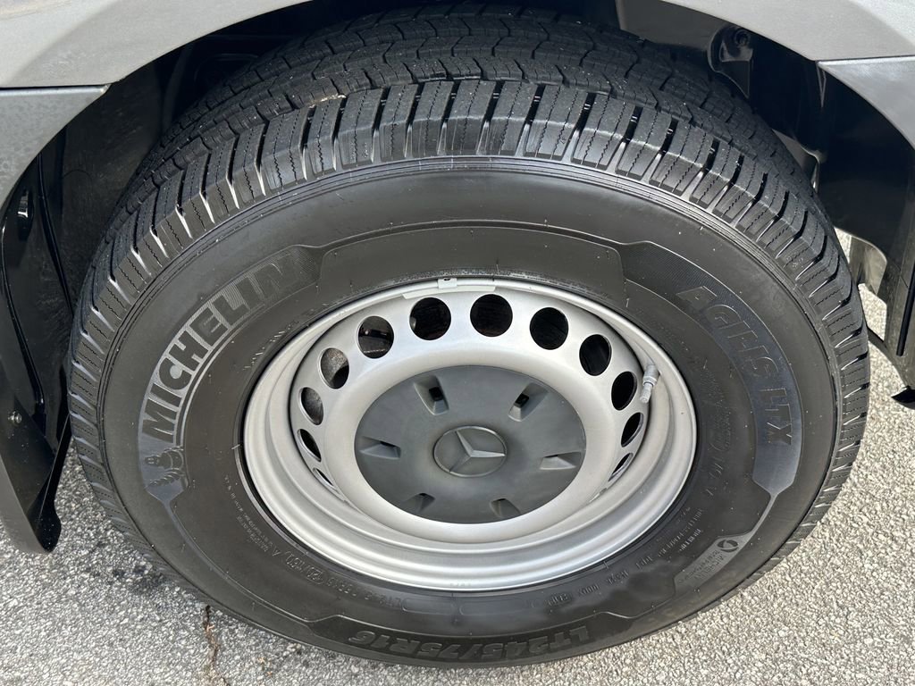 Used 2019 Mercedes-Benz Sprinter 2500 image 14