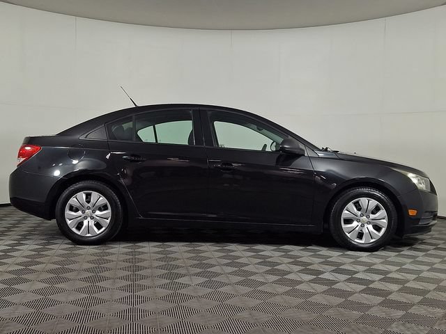 Used 2013 Chevrolet Cruze LS FWD image 9