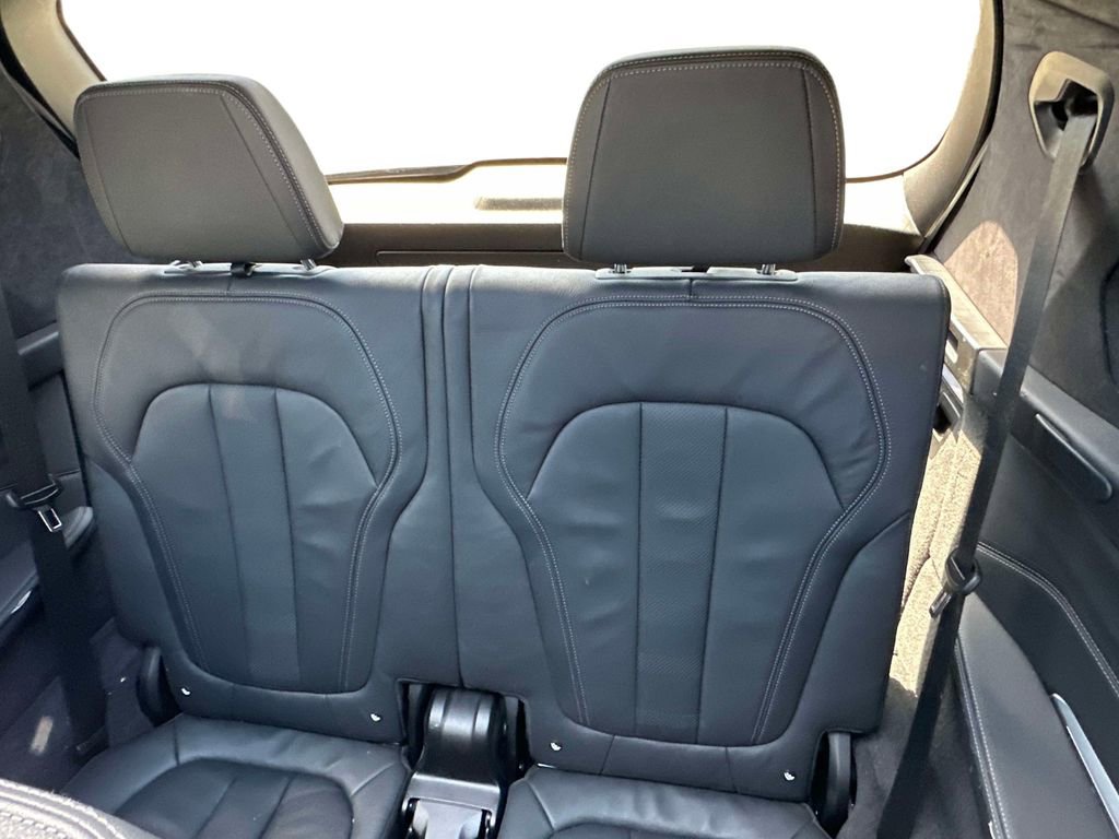 Used 2021 BMW X7 xDrive40i w/ M Sport Package AWD/4WD image 24