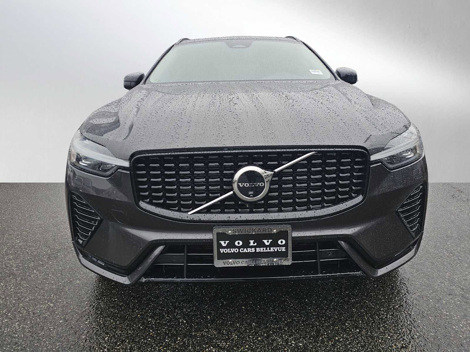 Certified 2025 Volvo XC60 B5 Plus image 8
