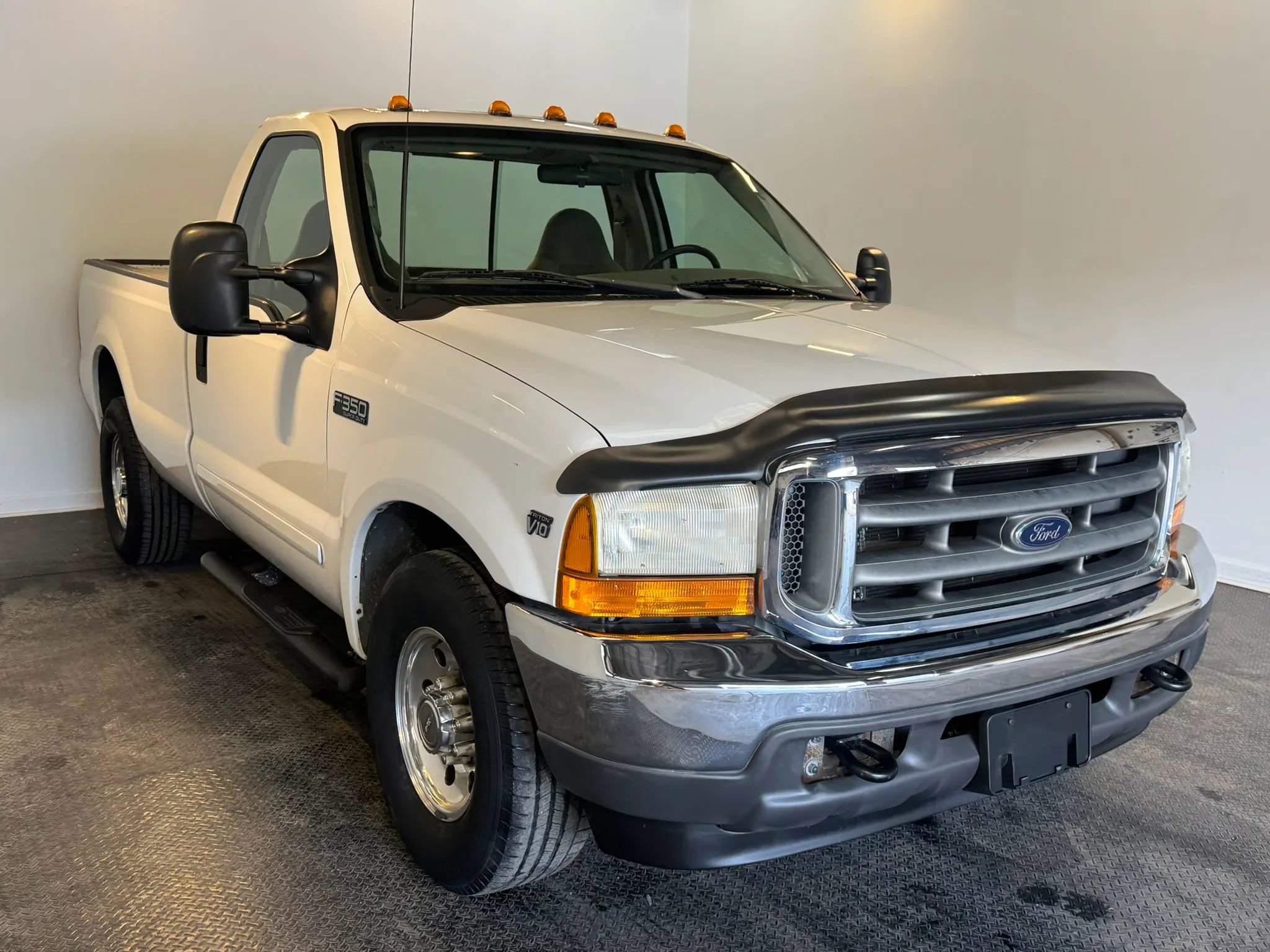 Used 2001 Ford F350 2WD Regular Cab Super Duty image 3