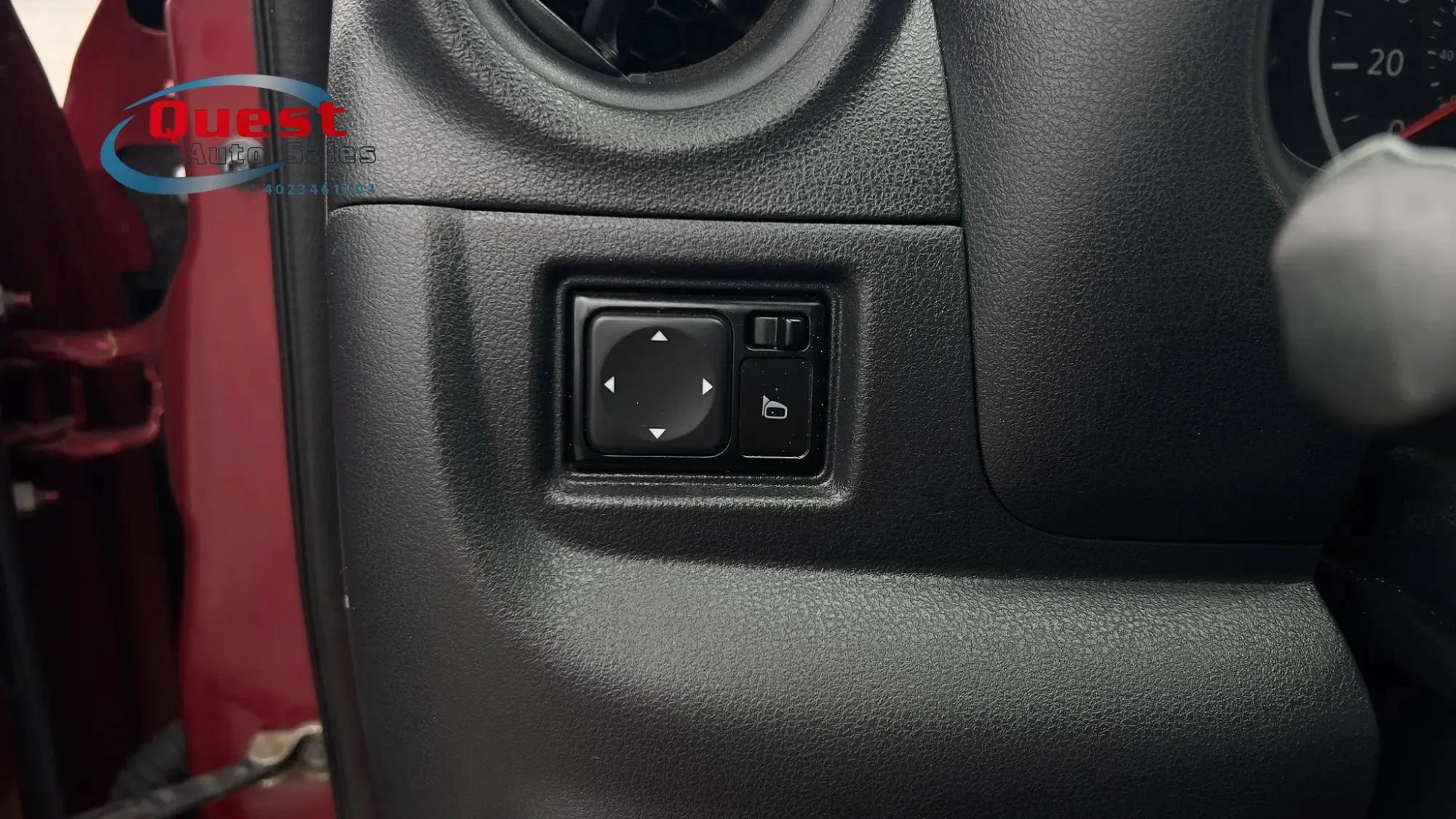 Used 2016 Nissan Versa S Plus FWD image 25